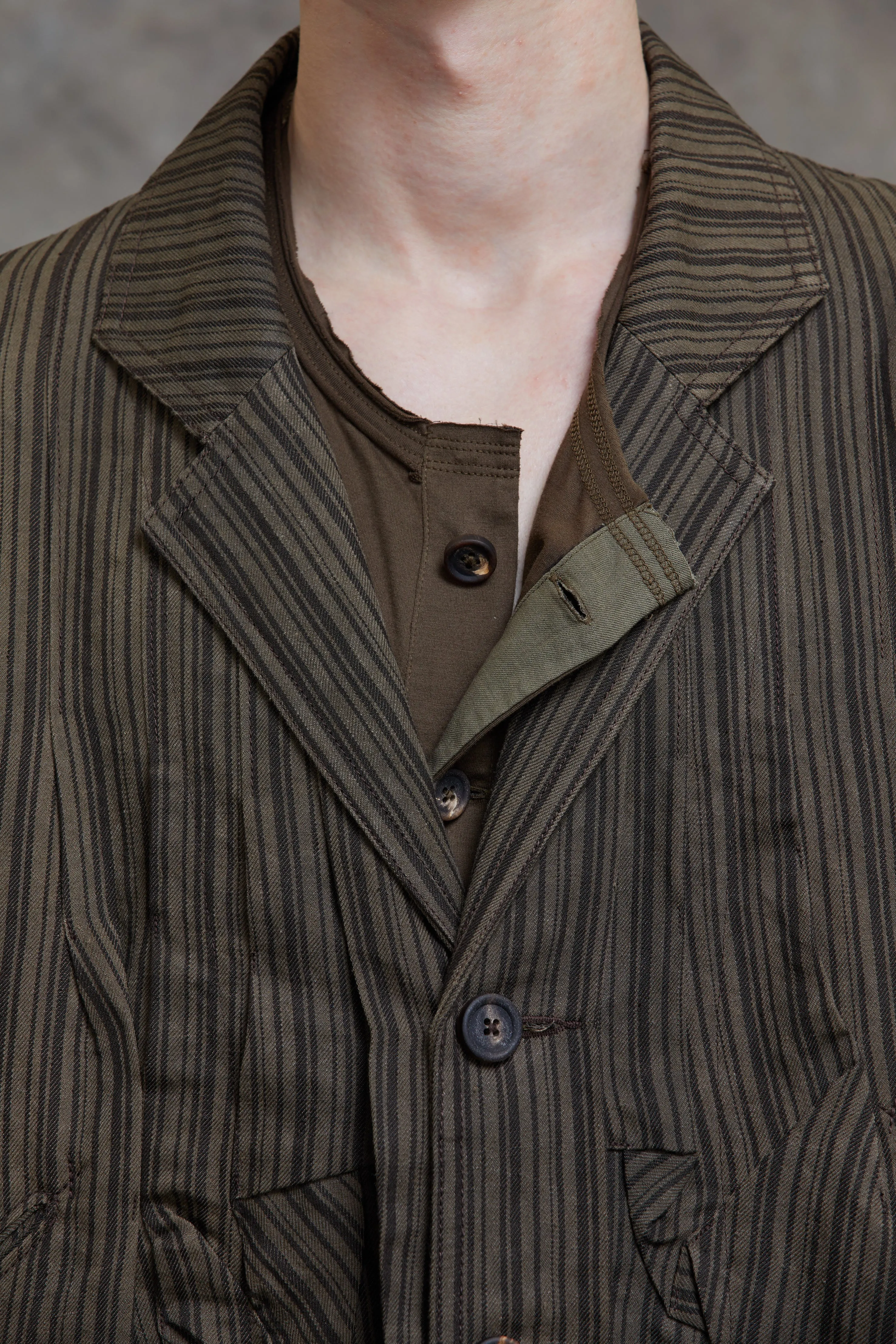 CROPPED WRINKLE PLEATS JACKET