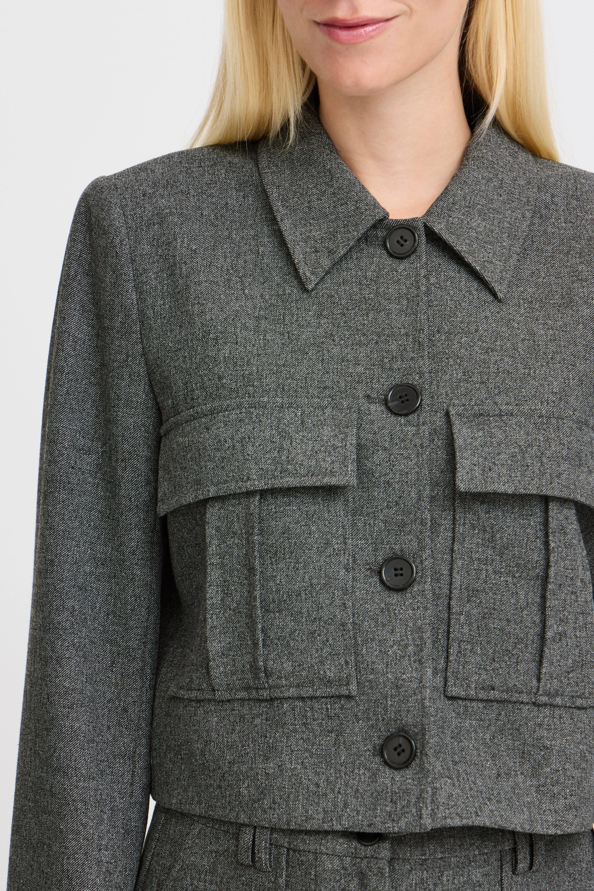 GREY CROP BLAZER