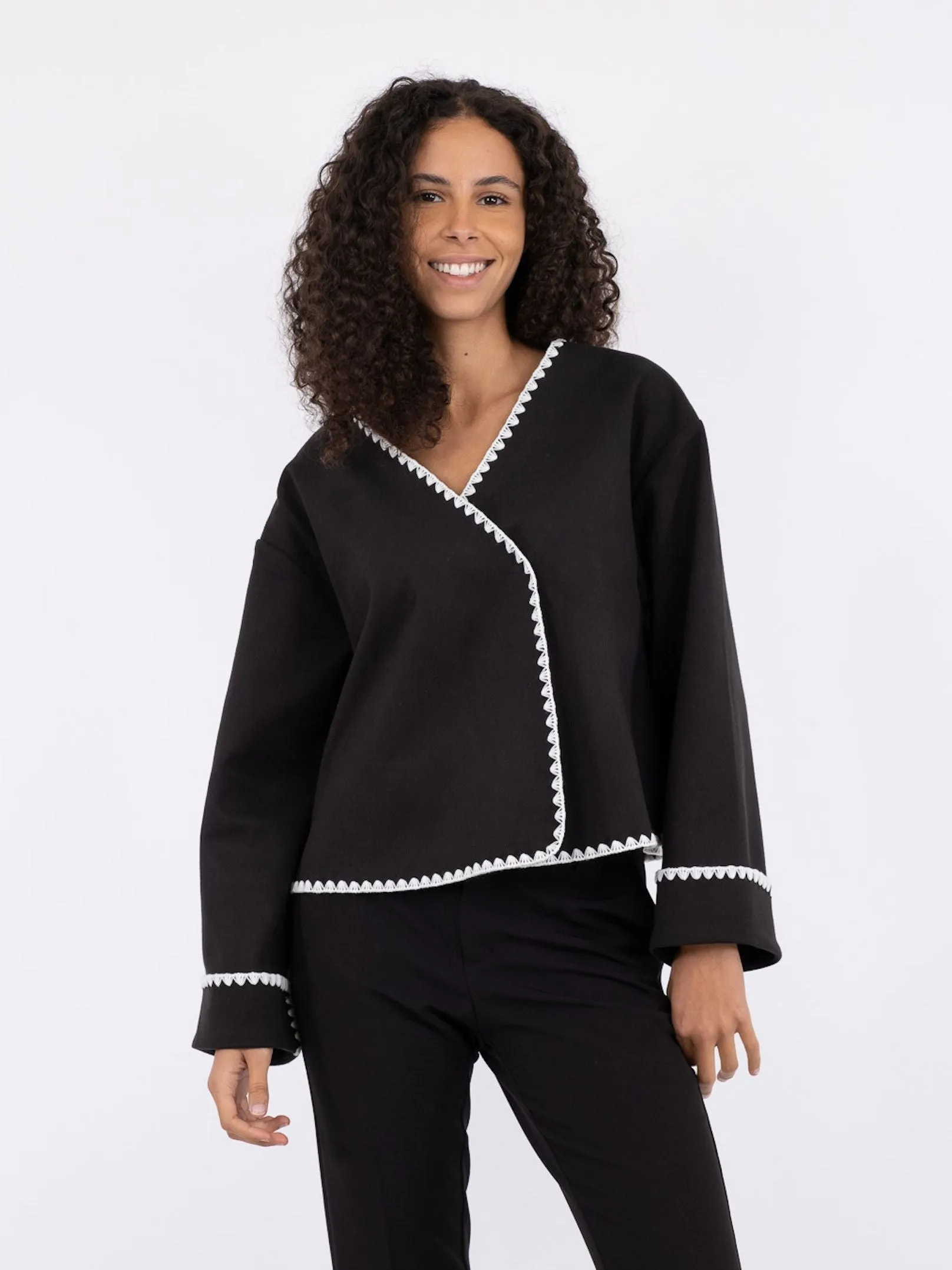 Malikka Contrast Jacket - Black