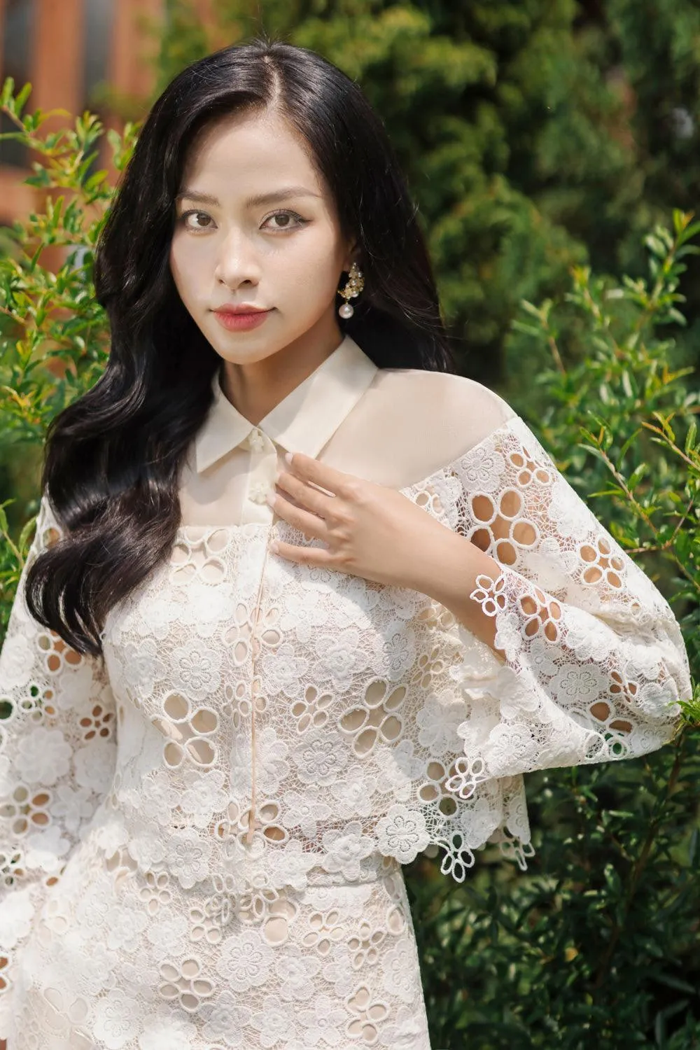 Maria Cropped Collared Neck Lace Shirt