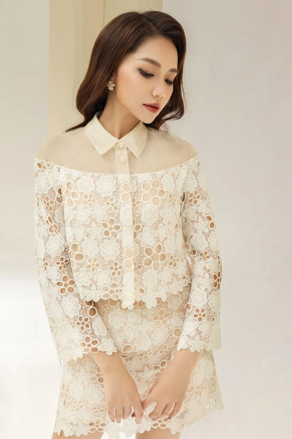 Maria Cropped Collared Neck Lace Shirt